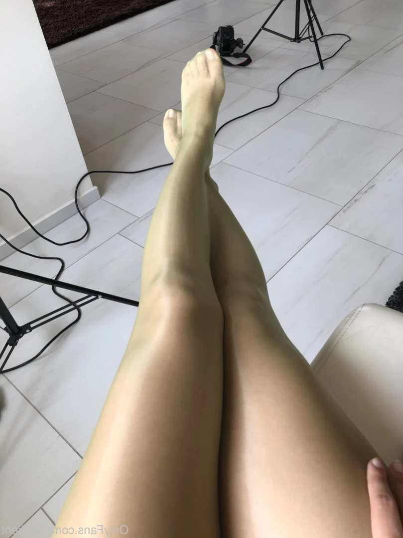 Nelly Kent Official [ nellykent ] Onlyfans leaked photo 15814937 on Hotleaks.tv