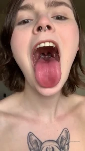 8002586