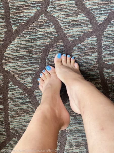 8976104