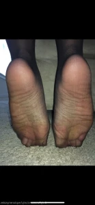 8976372