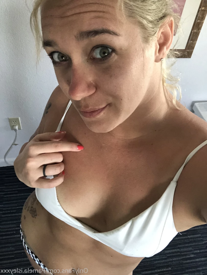 Pamela isley [ pamela_isleyxxx ] Onlyfans leaked photo 16488950 on Hotleaks.tv