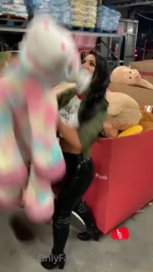 7998561