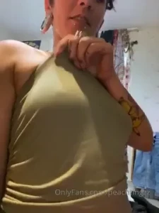 Peaches [ peachberry420 ] Onlyfans leaked video 7997403 on Hotleaks.tv