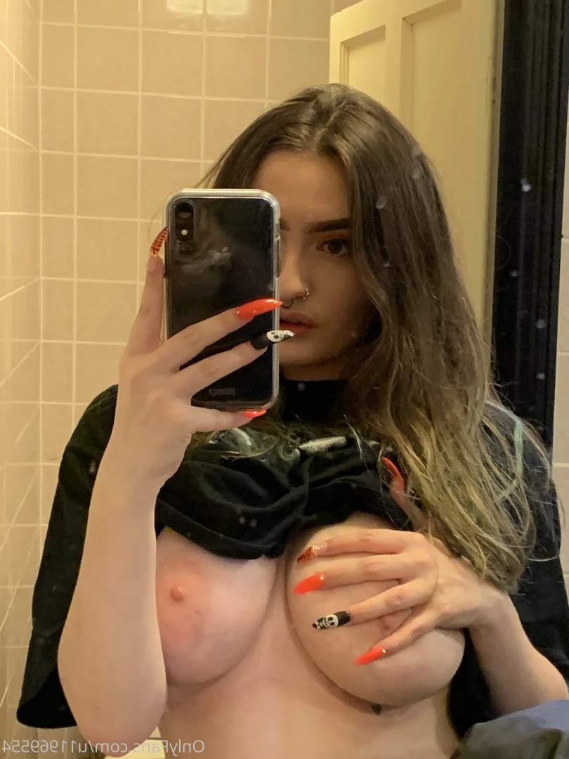 tripsandstrips [ poorthing ] Onlyfans leaked photo 9700621 on Hotleaks.tv