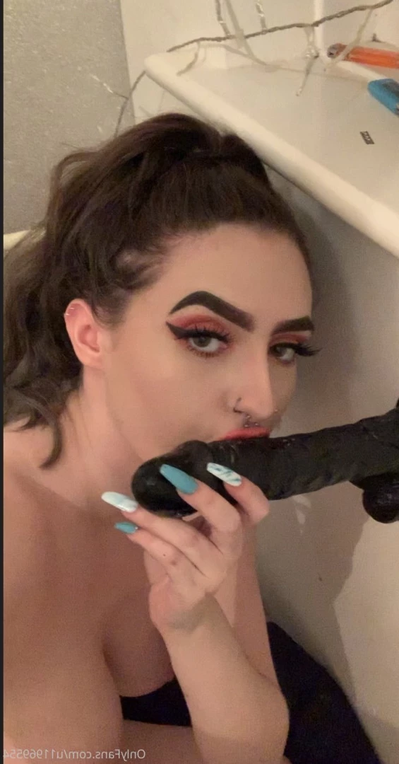 tripsandstrips [ poorthing ] Onlyfans leaked photo 9700942 on Hotleaks.tv