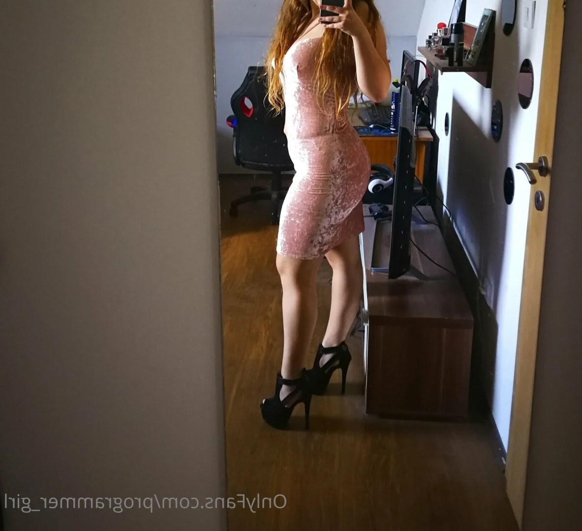 Programmer Girl [ programmer_girl ] Onlyfans leaked photo 7908695 on Hotleaks.tv