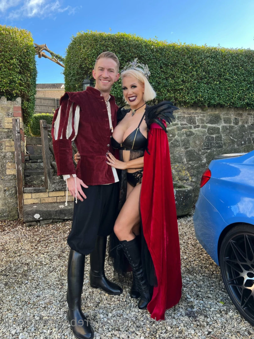 Rebecca More UK [ rebeccamoreuk ] Onlyfans leaked photo 12575086 on Hotleaks.tv
