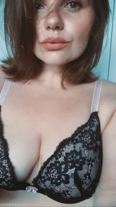 15910404