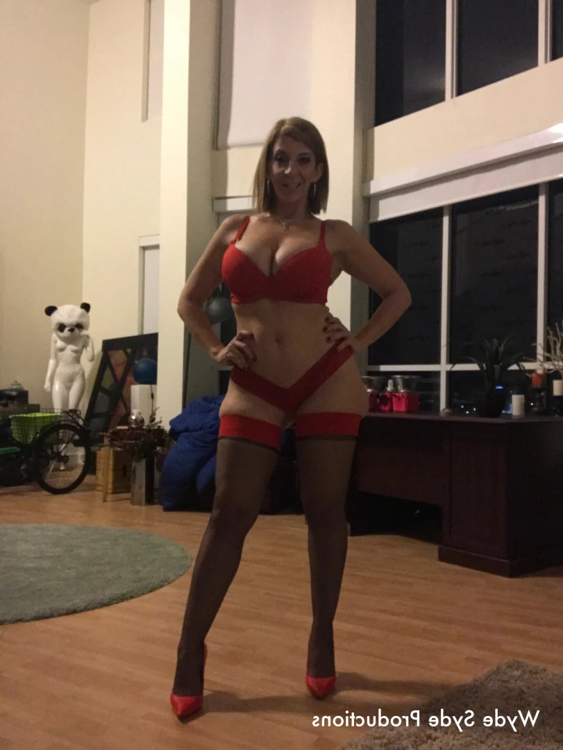 Sara Jay [ sarajay ] Onlyfans leaked photo 10258872 on Hotleaks.tv