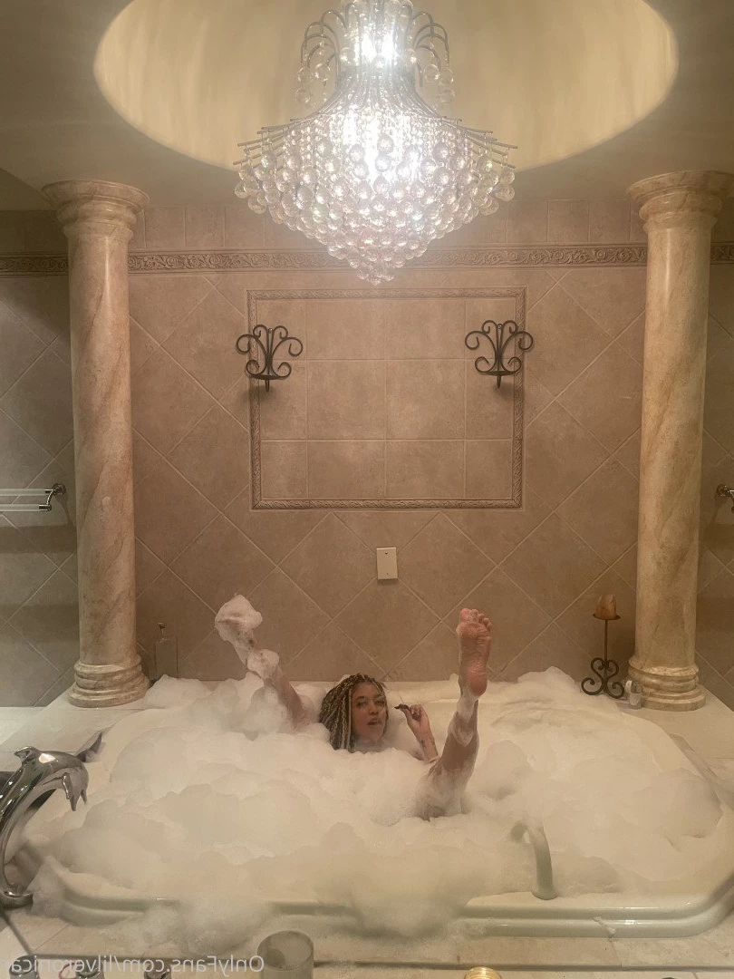 Veronica Rodriguez [ lilveronicar ] Onlyfans leaked photo 705558 on Hotleaks.tv