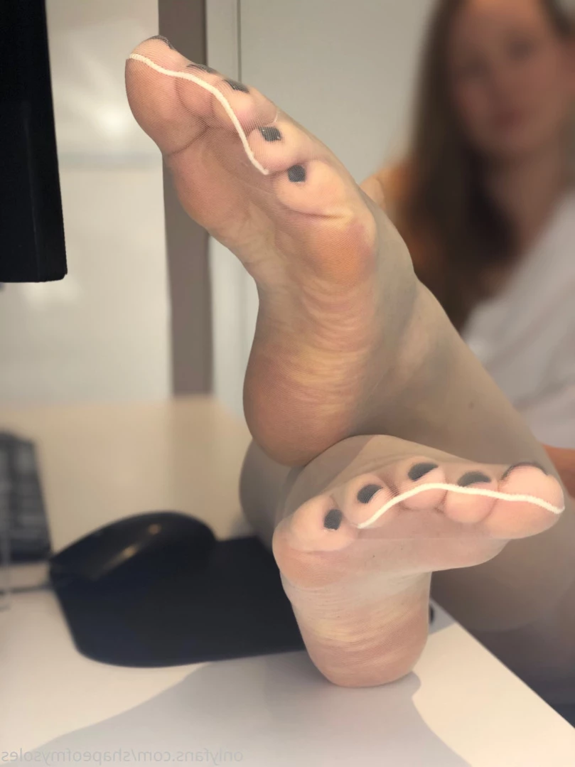 Anna [ shapeofmysoles ] Onlyfans leaked photo 10898660 on Hotleaks.tv