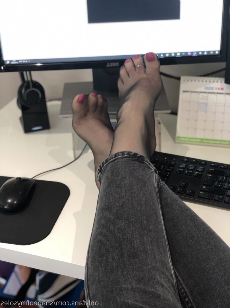 Anna [ shapeofmysoles ] Onlyfans leaked photo 11502492 on Hotleaks.tv