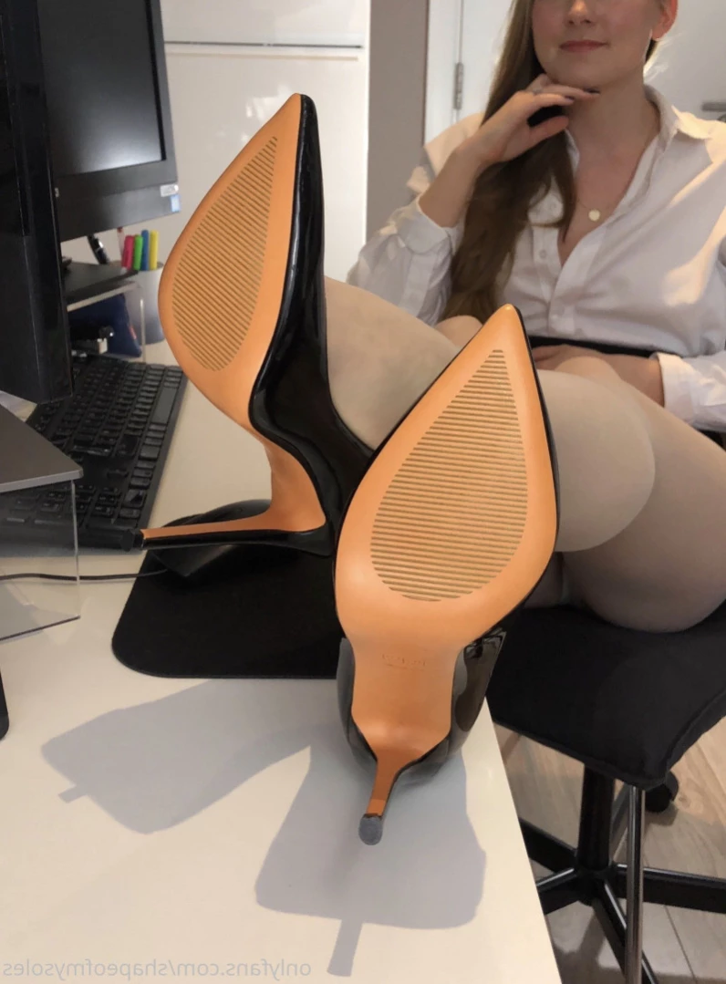 Anna [ shapeofmysoles ] Onlyfans leaked photo 12501984 on Hotleaks.tv