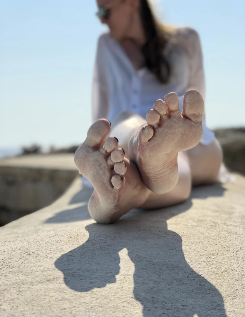 Anna [ shapeofmysoles ] Onlyfans leaked photo 12502445 on Hotleaks.tv