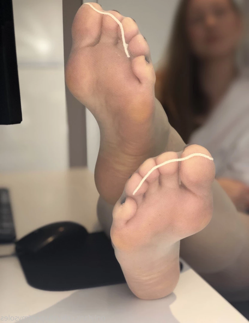 Anna [ shapeofmysoles ] Onlyfans leaked photo 12502453 on Hotleaks.tv