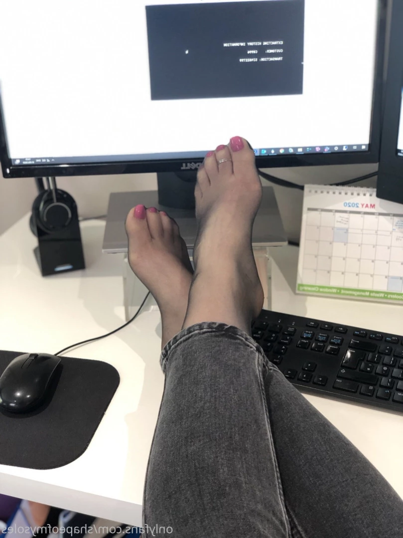 Anna [ shapeofmysoles ] Onlyfans leaked photo 12502872 on Hotleaks.tv