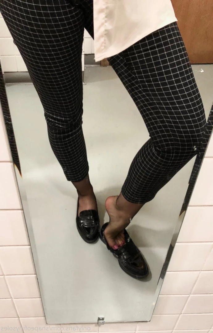 Anna [ shapeofmysoles ] Onlyfans leaked photo 12503270 on Hotleaks.tv