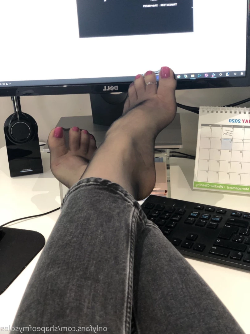 Anna [ shapeofmysoles ] Onlyfans leaked photo 12503301 on Hotleaks.tv