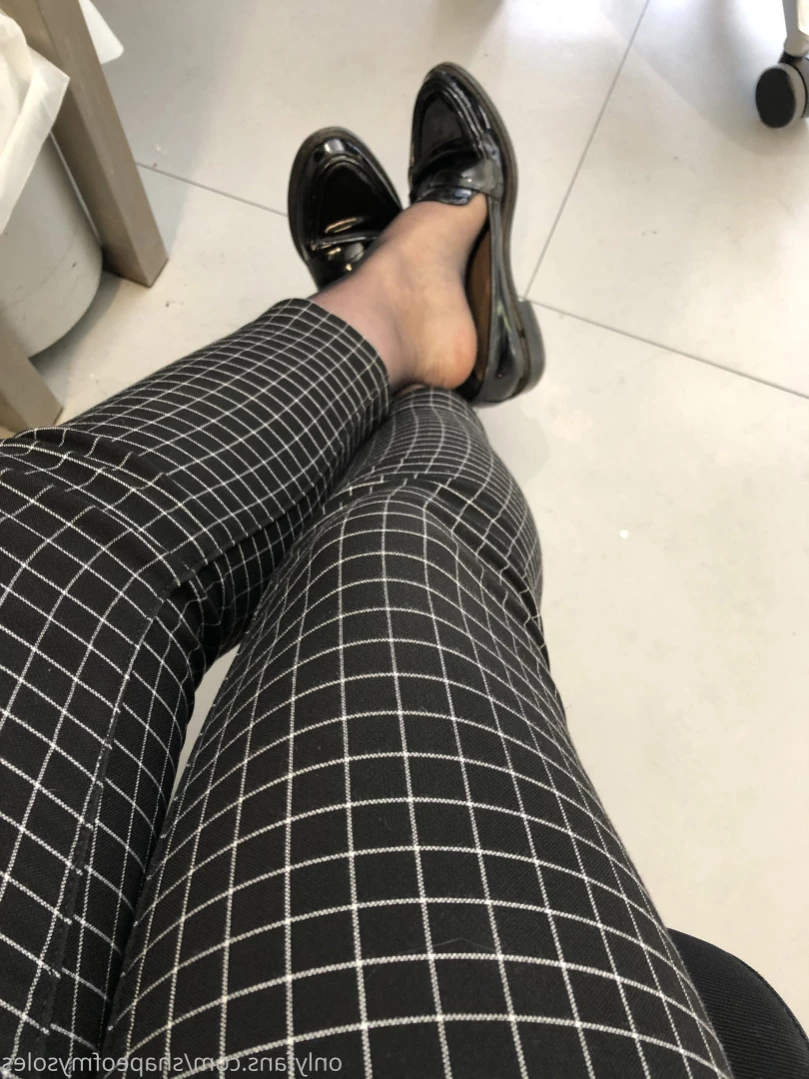Anna [ shapeofmysoles ] Onlyfans leaked photo 13570631 on Hotleaks.tv