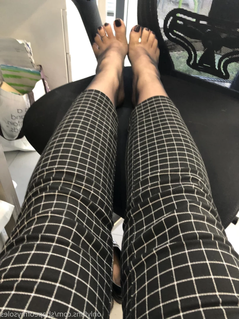 Anna [ shapeofmysoles ] Onlyfans leaked photo 13570757 on Hotleaks.tv