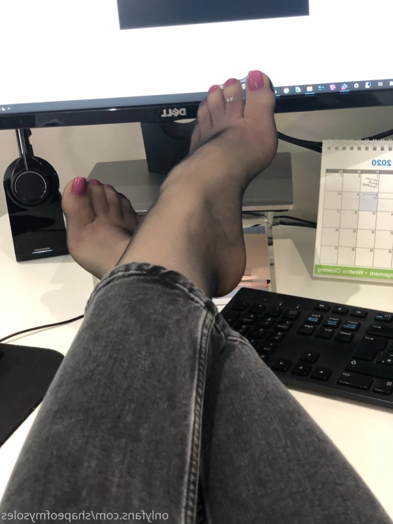 Anna [ shapeofmysoles ] Onlyfans leaked photo 14247082 on Hotleaks.tv
