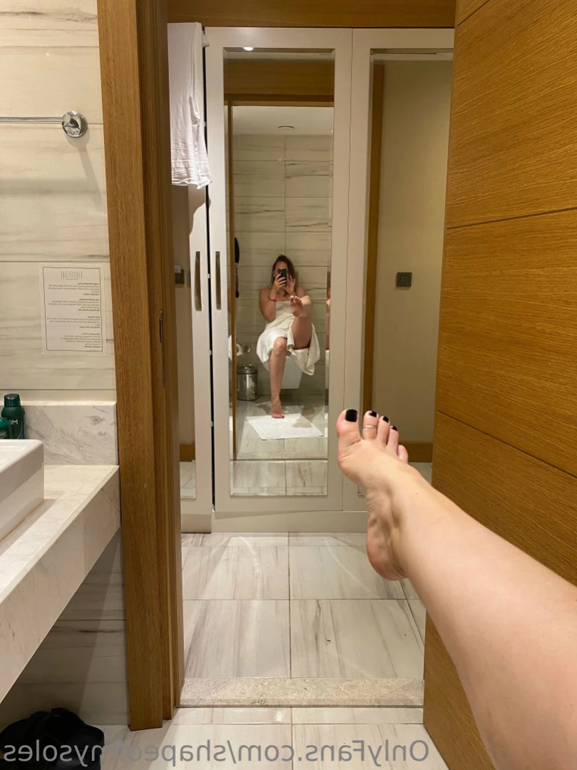 Anna [ shapeofmysoles ] Onlyfans leaked photo 14295230 on Hotleaks.tv