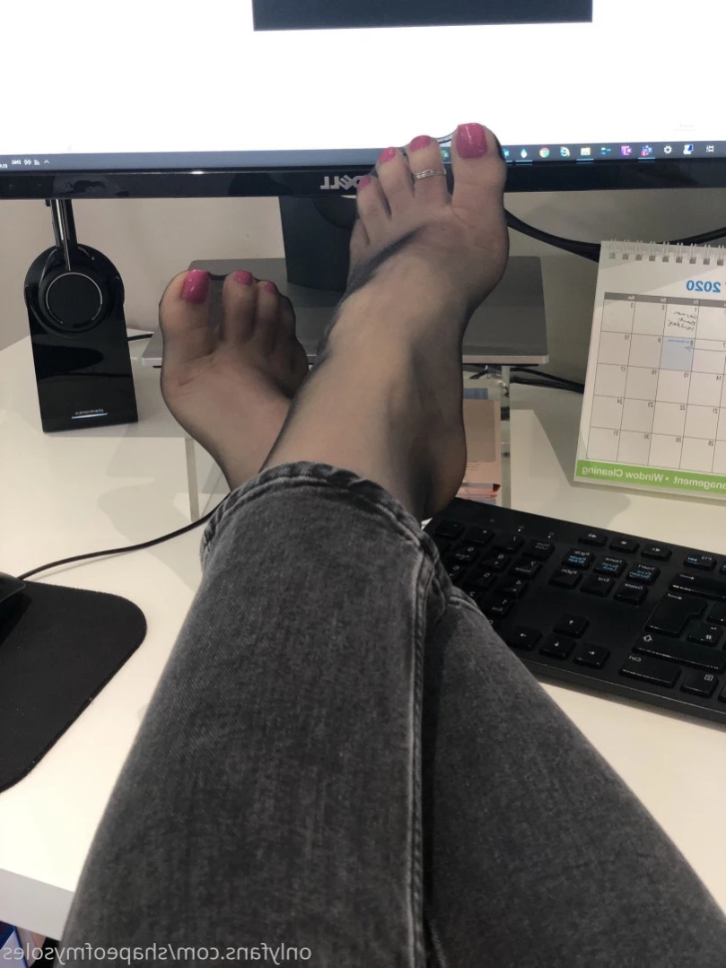 Anna [ shapeofmysoles ] Onlyfans leaked photo 15367906 on Hotleaks.tv