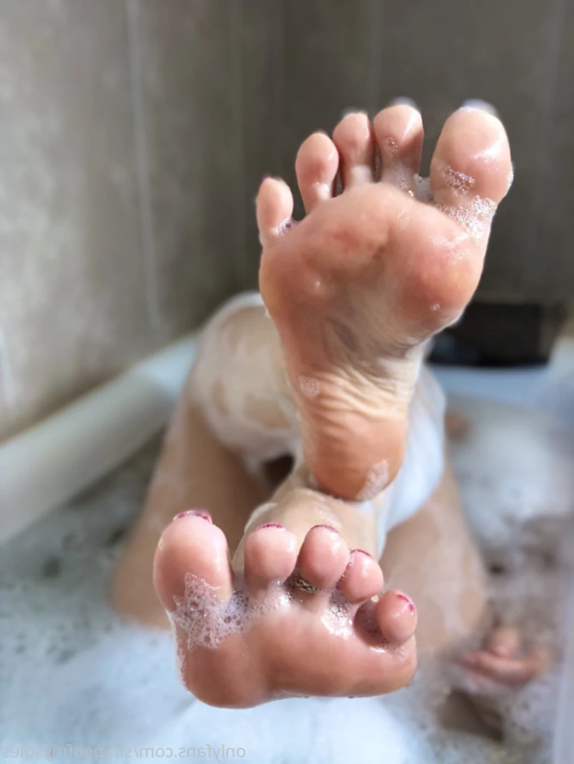 Anna [ shapeofmysoles ] Onlyfans leaked photo 15458702 on Hotleaks.tv