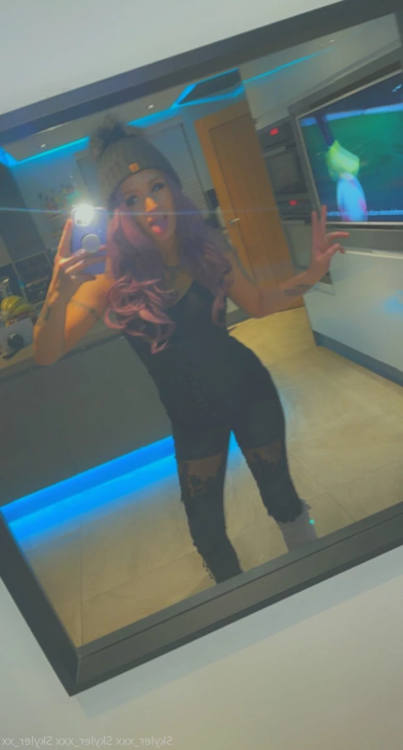 Cougar mommy Sext with me 😈 [ skyler_xxx ] Onlyfans leaked photo 14163090 on Hotleaks.tv