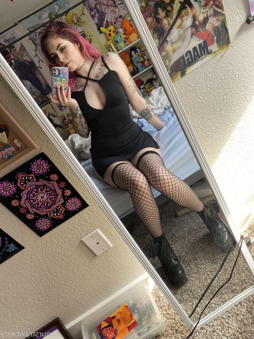 sourstrawberry Onlyfans leaked photo 12014506 on Hotleaks.tv