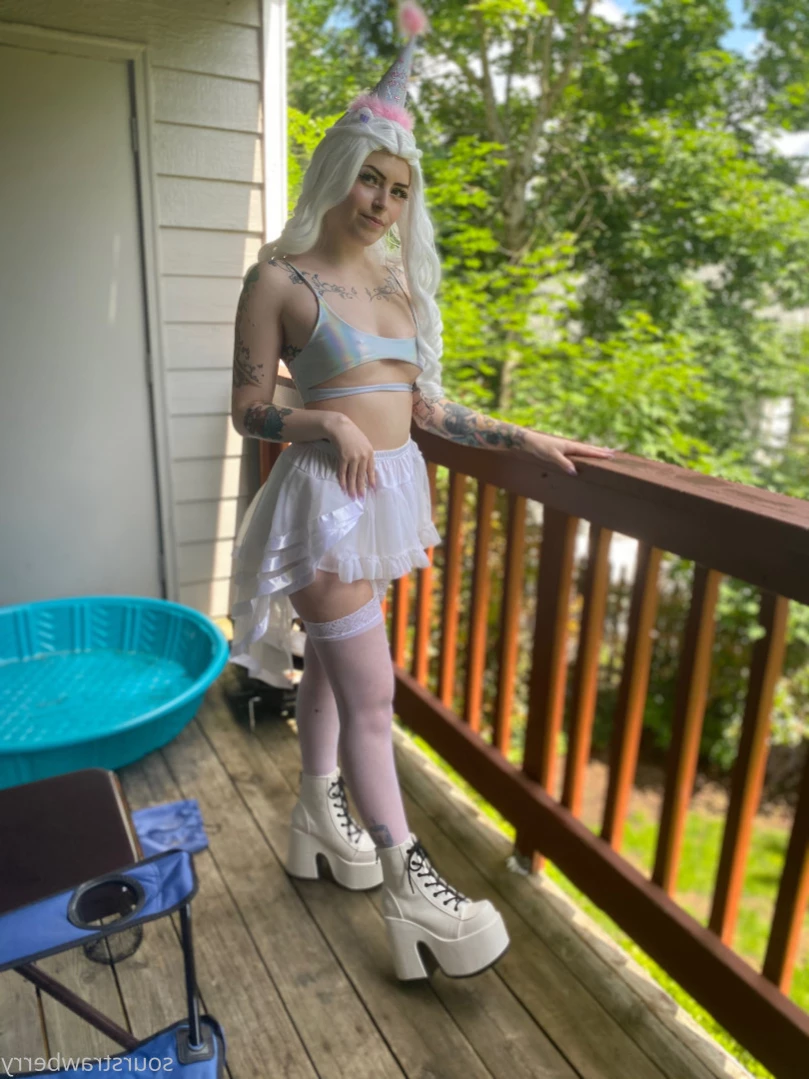 sourstrawberry Onlyfans leaked photo 12479331 on Hotleaks.tv