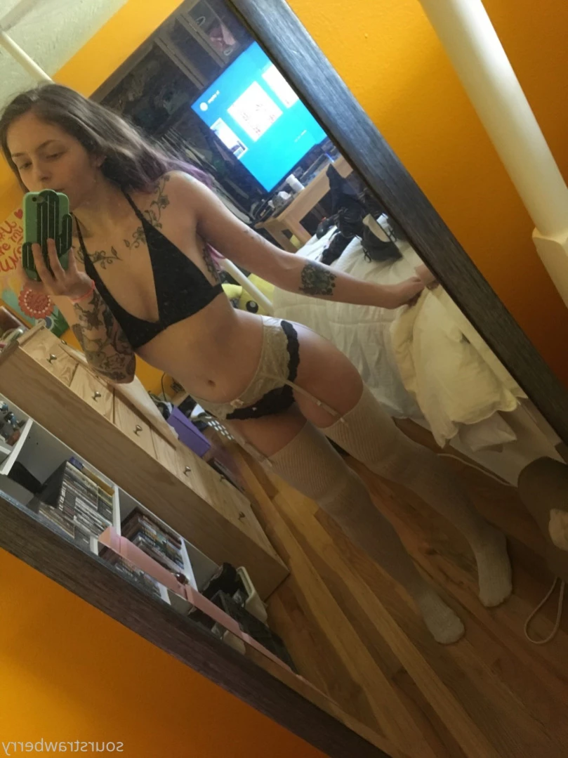 sourstrawberry Onlyfans leaked photo 15386099 on Hotleaks.tv