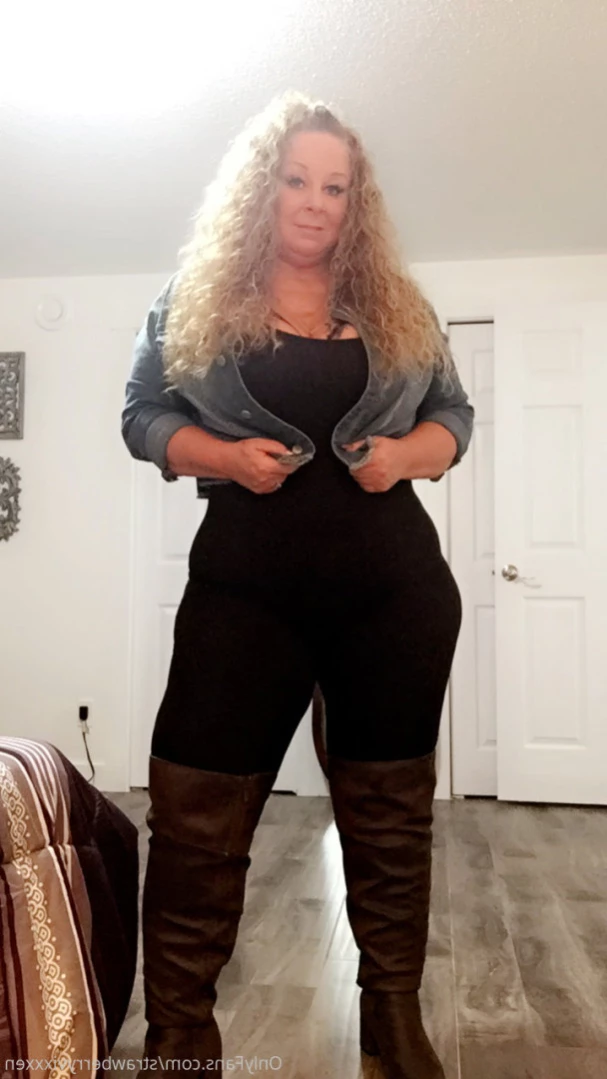 strawberryvixxxen Onlyfans leaked photo 14992619 on Hotleaks.tv