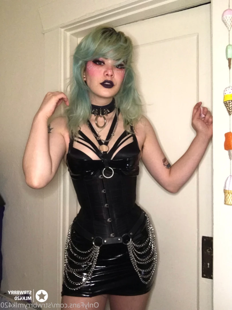 Veronika Strawberry [ strwbrrymlk420 ] Onlyfans leaked photo 10855760 on Hotleaks.tv