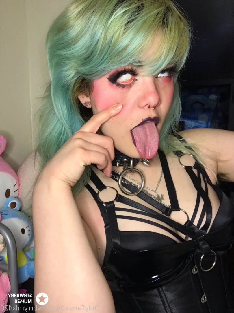 Veronika Strawberry [ strwbrrymlk420 ] Onlyfans leaked photo 11018086 on Hotleaks.tv
