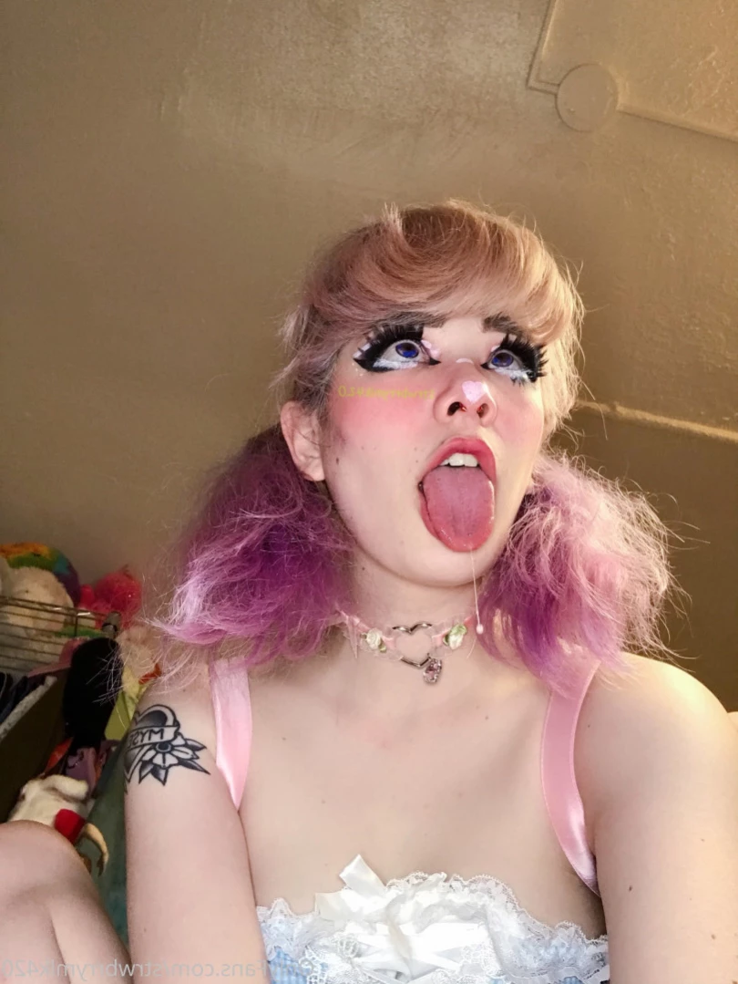 Veronika Strawberry [ strwbrrymlk420 ] Onlyfans leaked photo 11019614 on Hotleaks.tv