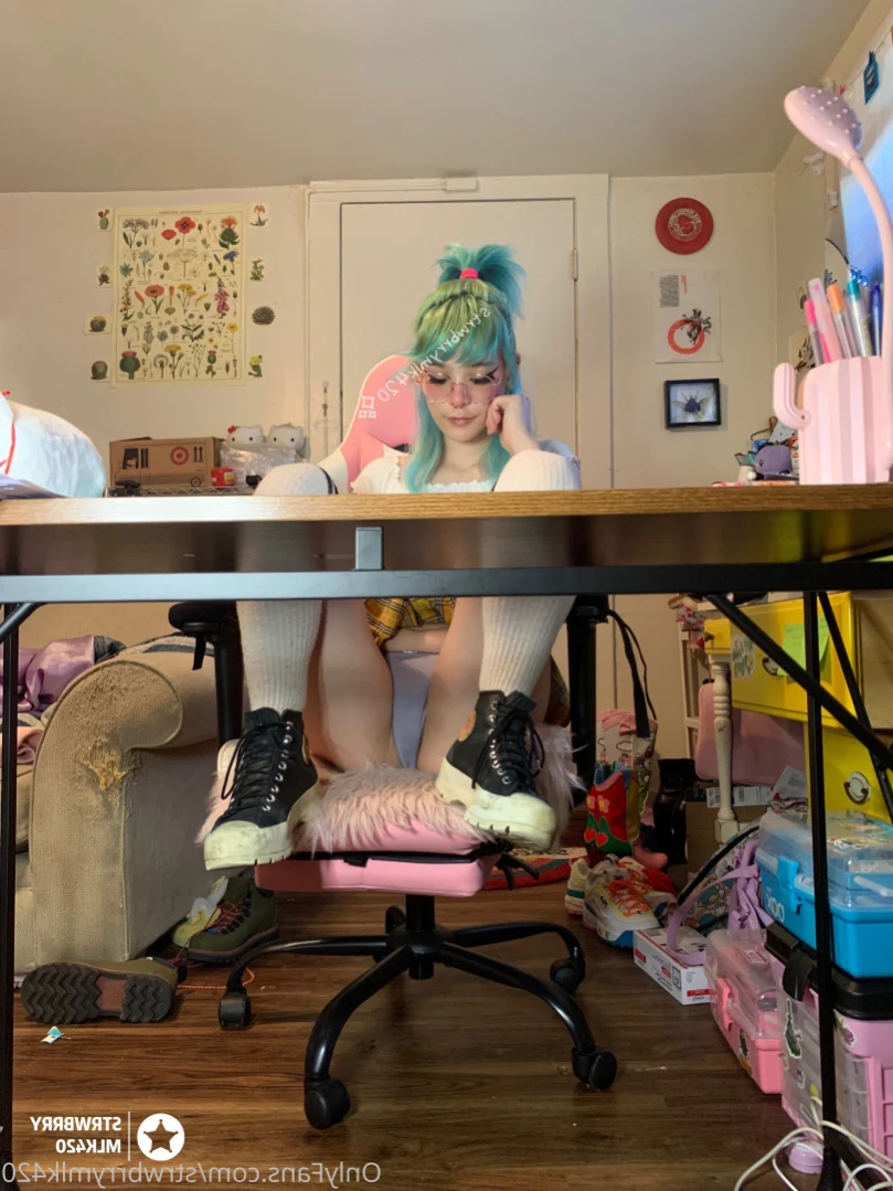 Veronika Strawberry [ strwbrrymlk420 ] Onlyfans leaked photo 11504005 on Hotleaks.tv