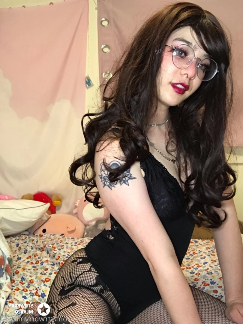 Veronika Strawberry [ strwbrrymlk420 ] Onlyfans leaked photo 12252311 on Hotleaks.tv