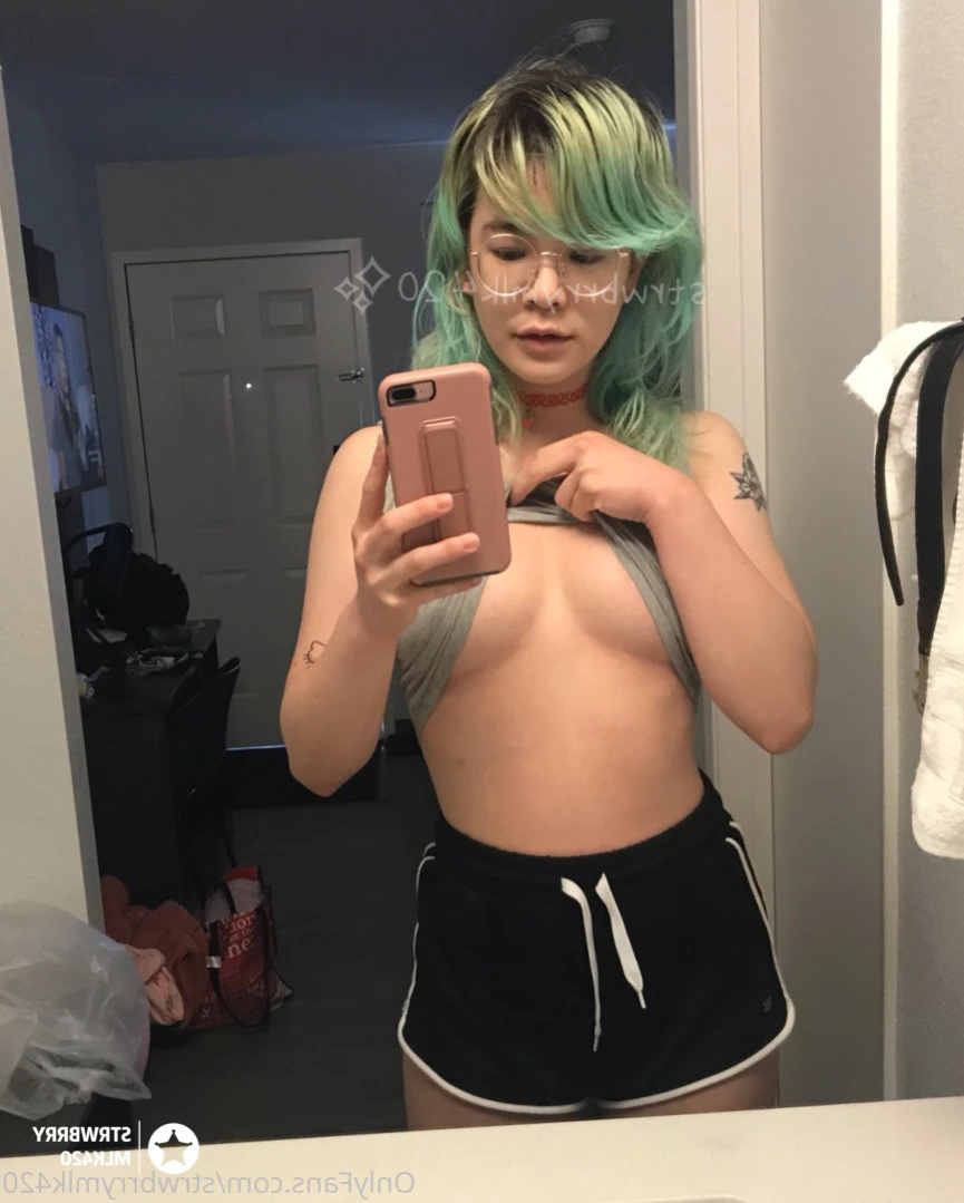 Veronika Strawberry [ strwbrrymlk420 ] Onlyfans leaked photo 12573633 on Hotleaks.tv