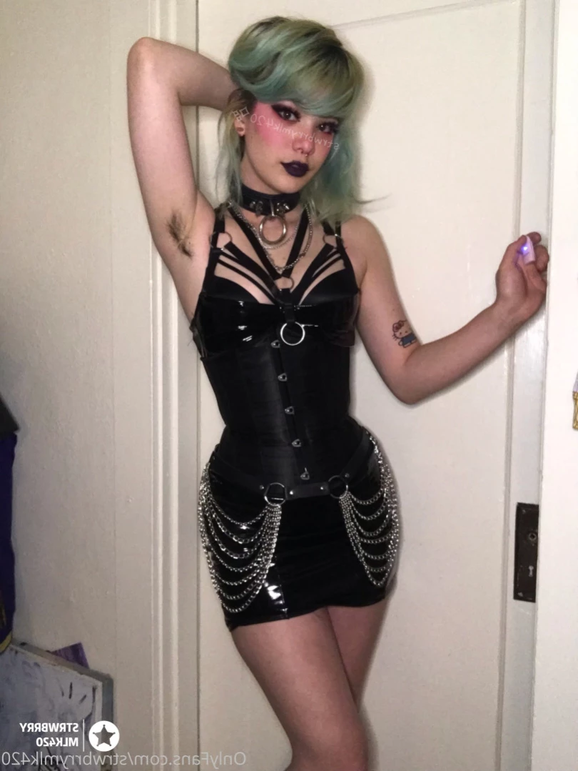 Veronika Strawberry [ strwbrrymlk420 ] Onlyfans leaked photo 12649069 on Hotleaks.tv