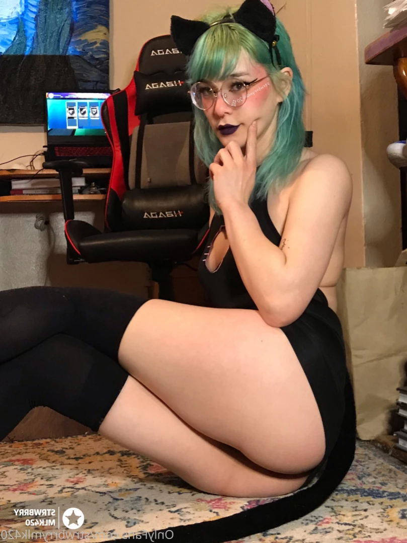 Veronika Strawberry [ strwbrrymlk420 ] Onlyfans leaked photo 12649701 on Hotleaks.tv
