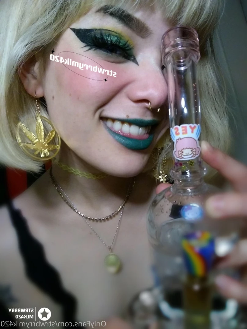 Veronika Strawberry [ strwbrrymlk420 ] Onlyfans leaked photo 12650235 on Hotleaks.tv