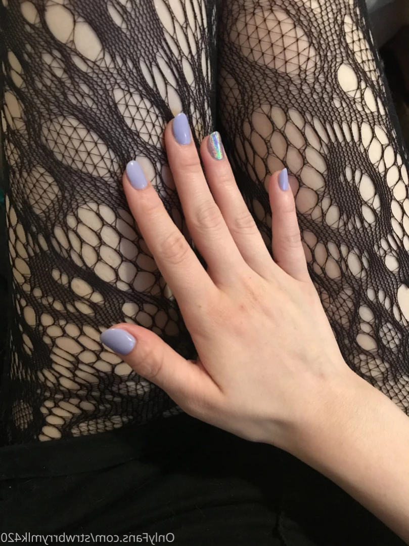 Veronika Strawberry [ strwbrrymlk420 ] Onlyfans leaked photo 12650315 on Hotleaks.tv