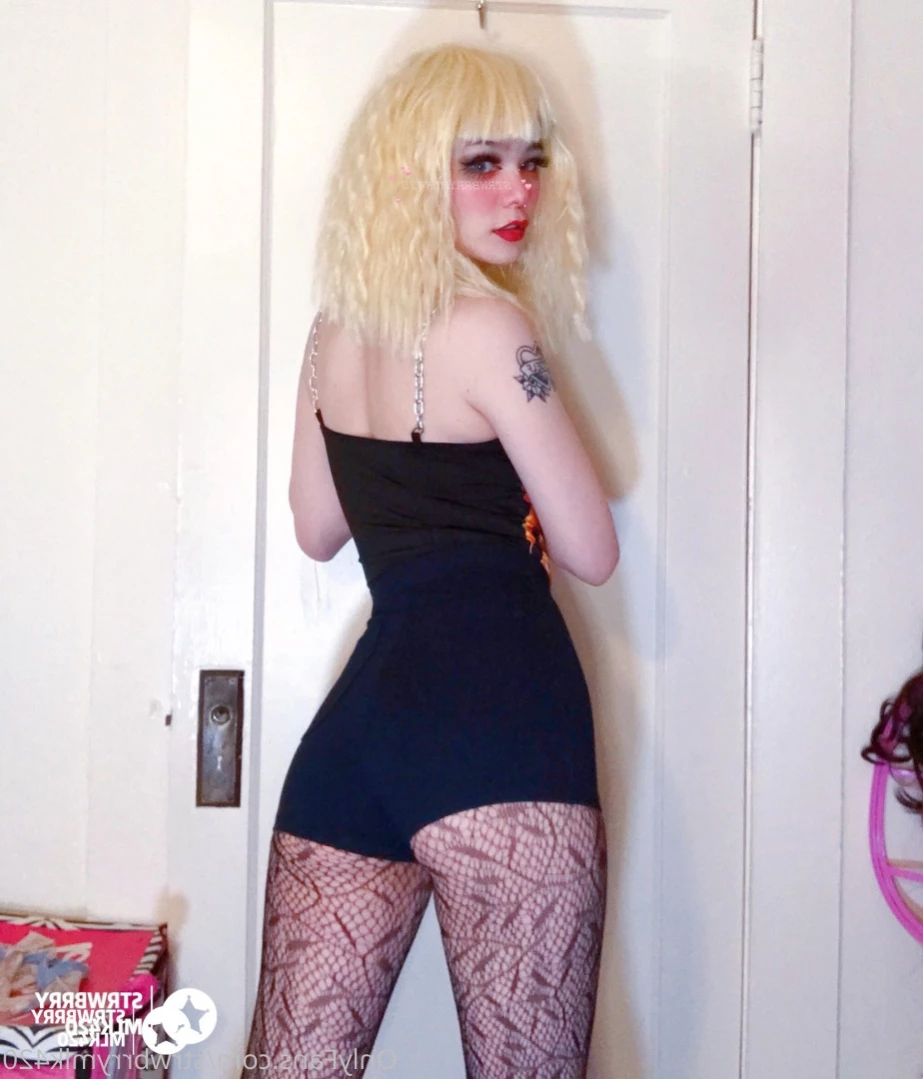 Veronika Strawberry [ strwbrrymlk420 ] Onlyfans leaked photo 12650414 on Hotleaks.tv