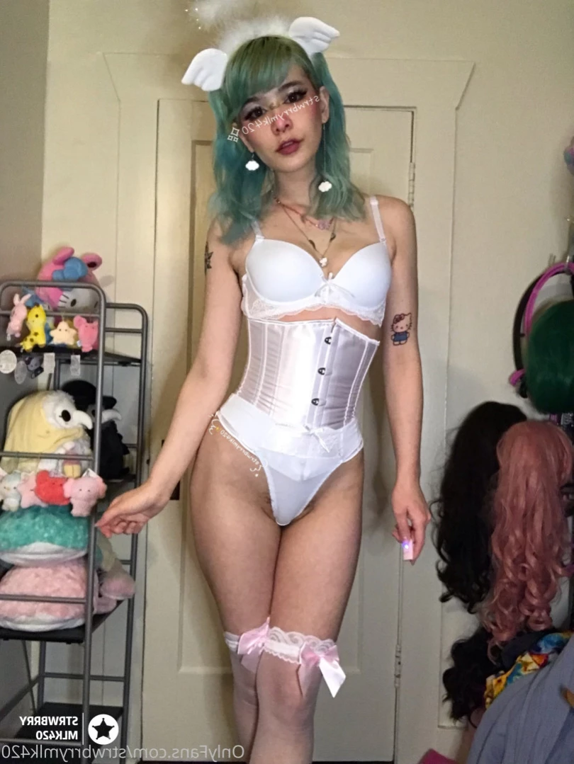 Veronika Strawberry [ strwbrrymlk420 ] Onlyfans leaked photo 12650746 on Hotleaks.tv