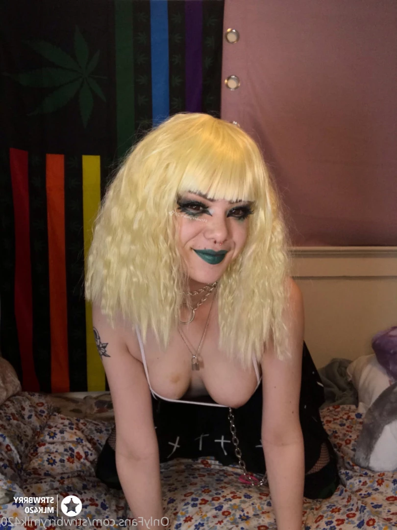 Veronika Strawberry [ strwbrrymlk420 ] Onlyfans leaked photo 12650897 on Hotleaks.tv