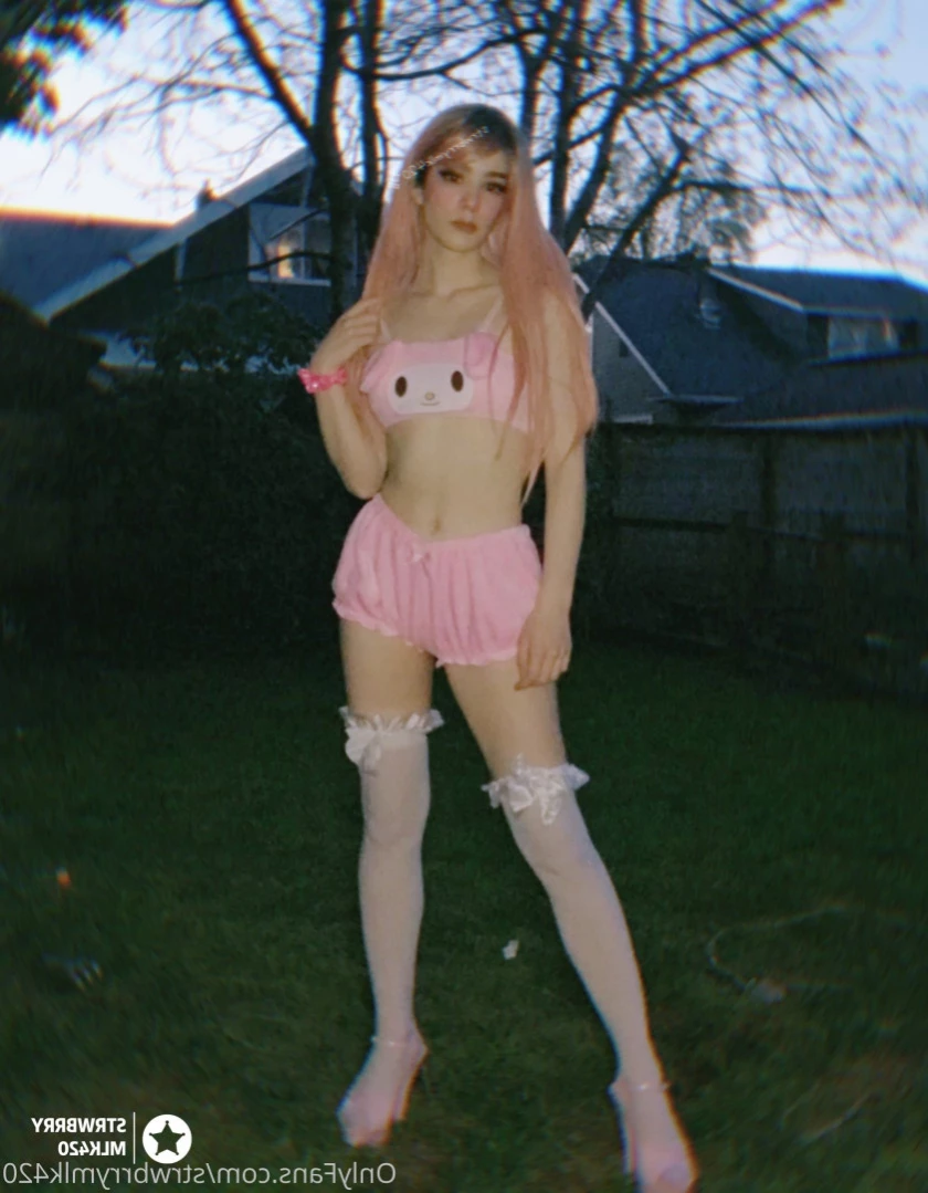Veronika Strawberry [ strwbrrymlk420 ] Onlyfans leaked photo 13811131 on Hotleaks.tv