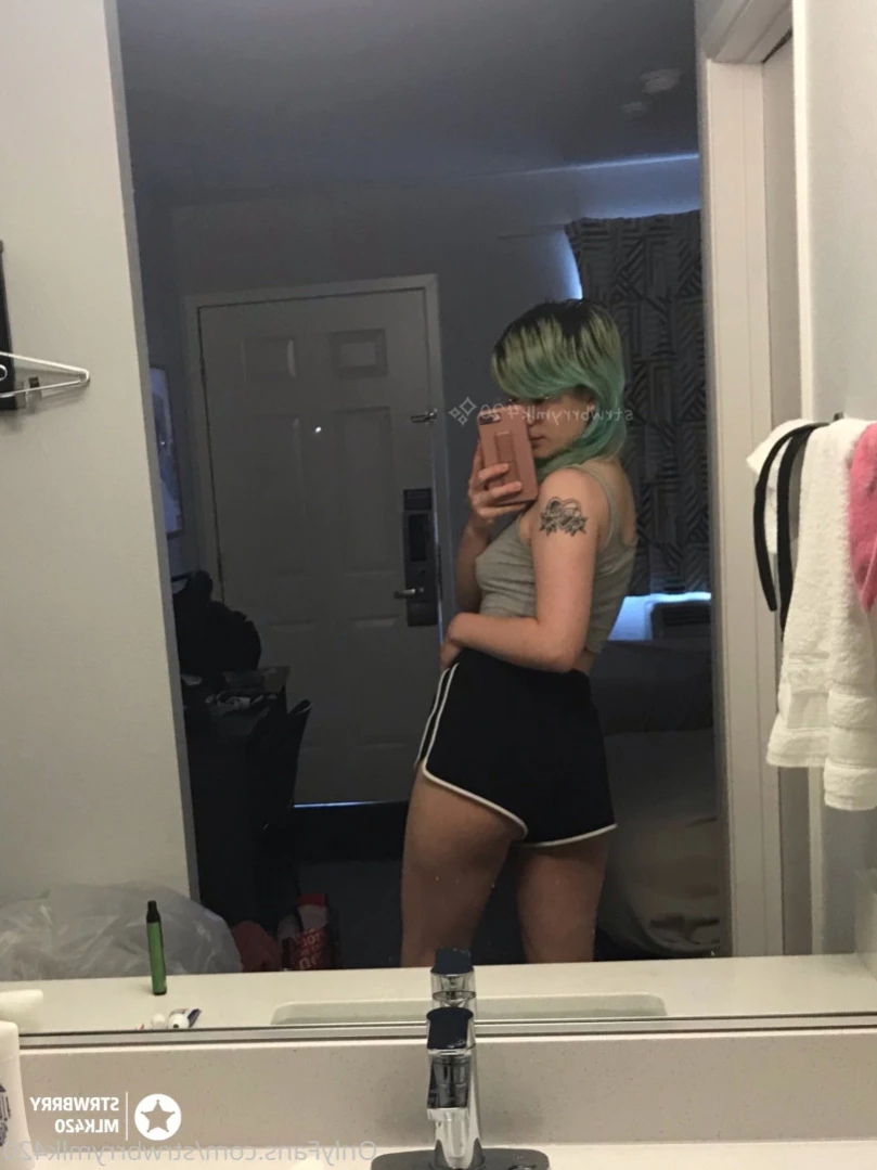 Veronika Strawberry [ strwbrrymlk420 ] Onlyfans leaked photo 13811164 on Hotleaks.tv