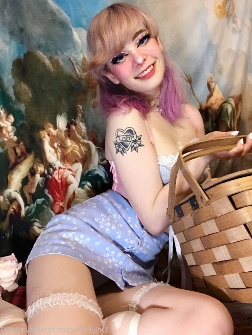Veronika Strawberry [ strwbrrymlk420 ] Onlyfans leaked photo 13994433 on Hotleaks.tv
