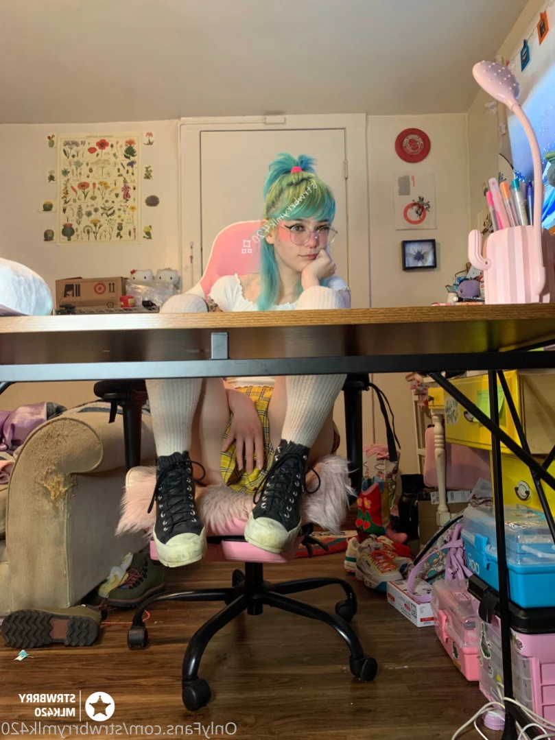 Veronika Strawberry [ strwbrrymlk420 ] Onlyfans leaked photo 15282269 on Hotleaks.tv